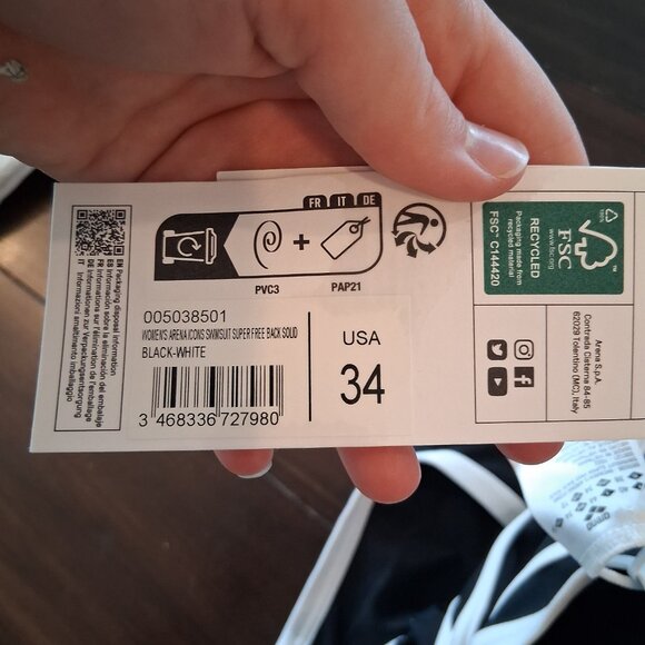 Arena Icons Solid Super Free Back One Piece - Picture 6 of 6